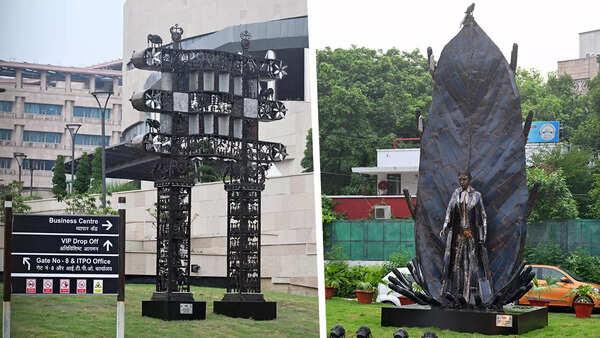 Installations Sachi Torana (L) and Women Empowerment near Pragati Maidan