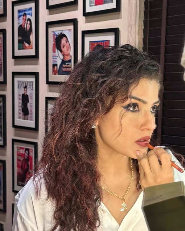 officialraveenatandon_1712213425_3338610650413177864_2256307028