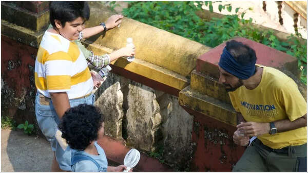 Kaushal Oza directing the kids