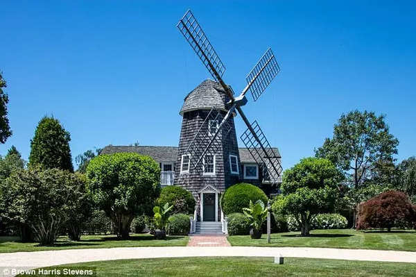 Robert Downey Jr - windmill converted into a house