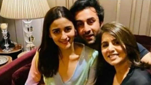 alia-bhatt-ranbir-kapoor-neetu-kapoor