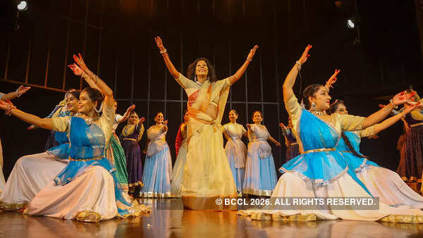 Shovana Narayan joined her students for the finale Dhwani Pratidhwani