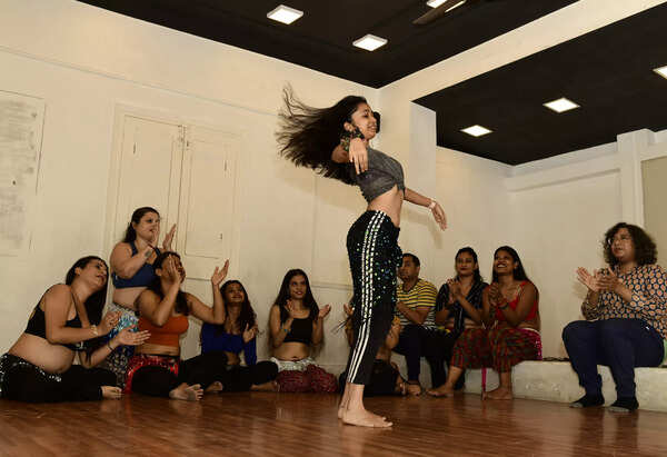 With a hip drop and a head slide: Kolkata takes to belly dancing ...