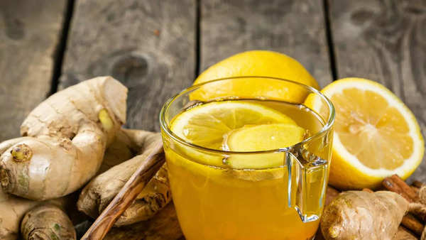 Hot lemon water with honey hotsell