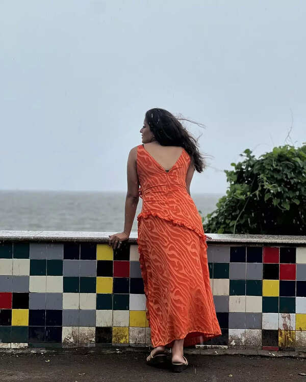 Kho Gayi Main Kahan  Ootd- @howwhenwearclothing (1)