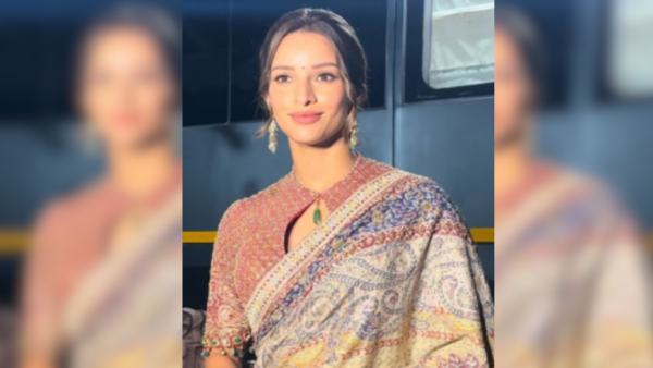 Tripti in maroon Ajrakh sari