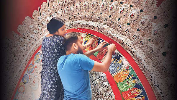 Kalighat-style patachitra that will adorn the GK 2 pandal (Pic: Samrat Banerjee)