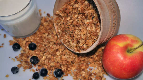 Avoid those oats with added artificial ingredients and extra processing.