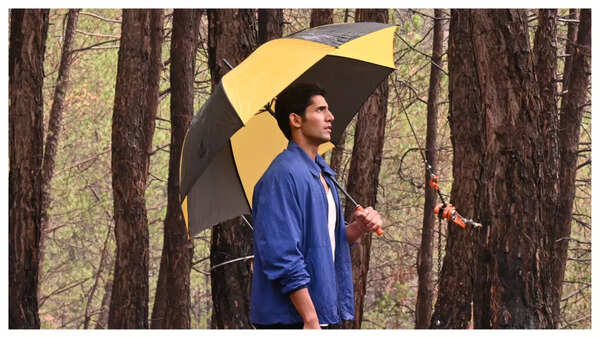 Varun hosting Reality Ranis of the Jungle