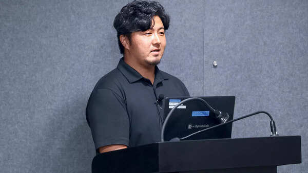Master Takamasa Yamaji addressing the audience