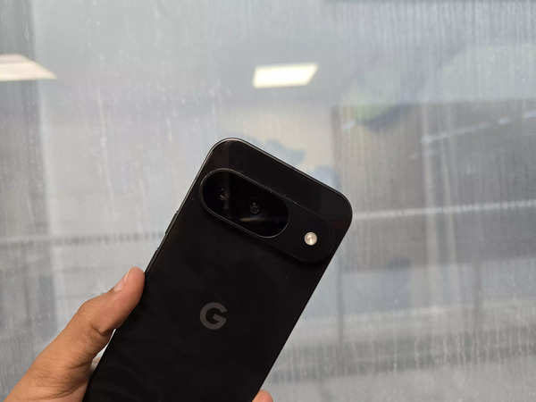 Google Pixel 9 design