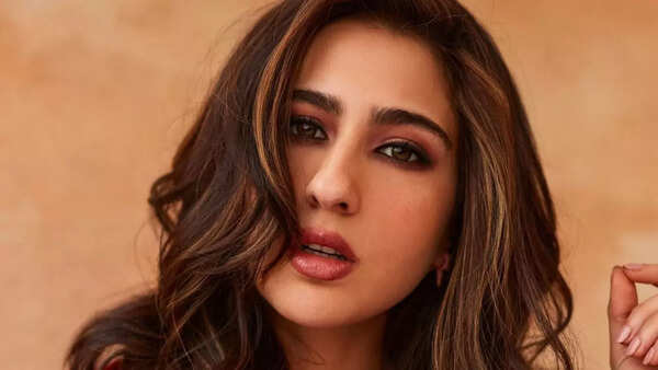 Sara Ali Khan relives her bikini moments, shares unseen pics from her - Sara Rue Bikini Moments: A Throwback To Her Stunning Beach Looks