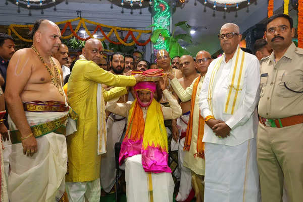 CM Chandrababu Naidu presents silk robes at Tirumala temple