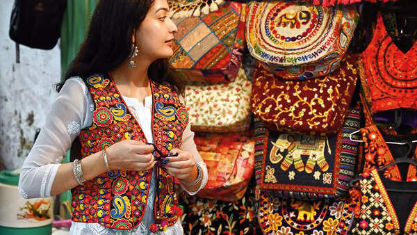 Sabhya tried a Gujarati koti at a shop