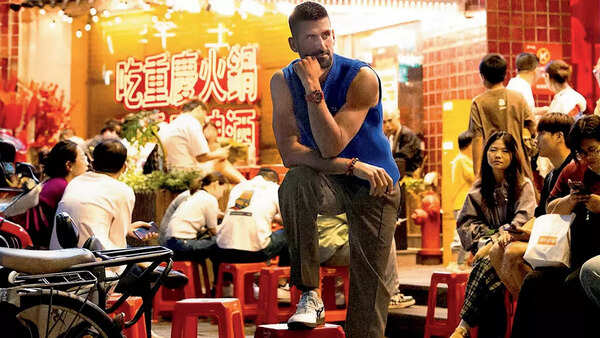 A muscle-flexing Novak in Shanghai