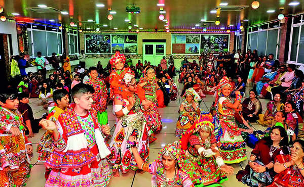 Dandiya events to match steps with pandal-hopping