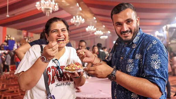 After a three-hour tour, the participants savoured Purani Dilli specials like fruit icecream, kuliya chaat and moong chila at the Ramlila Maidaan