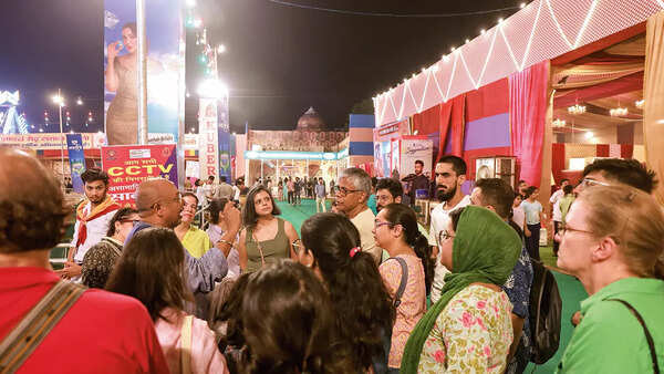 Participants visited the Nav Shri Dharmic Ramlila at Lal Qila