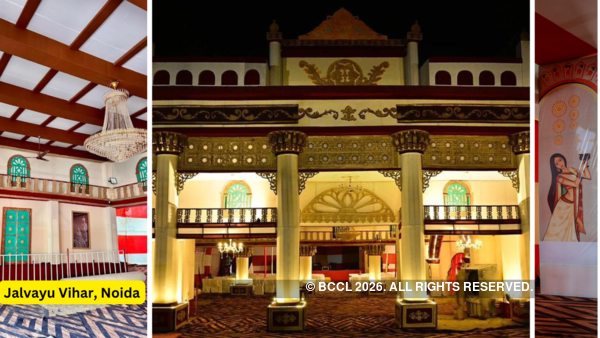 Bonedi Bari-themed pandal in Sec 21, Noida
