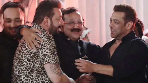 Baba-Siddique-con-Salman-Khan-y-Sanjay-Dutt (1).