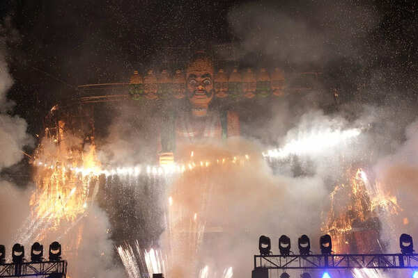 60-feet-tall Ravana effigy burnt on Dussehra organized by Salt Lake Sanskritik Sansad & Sanmarg at Central Park (Salt Lake), Kolkata_3