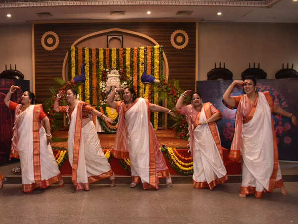 Glimpses of Sindoor Khela in Jaipur