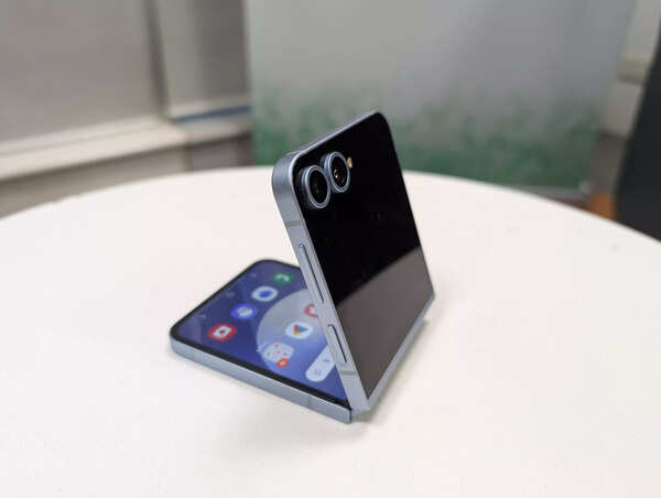 Samsung Galaxy Z Flip 6 design