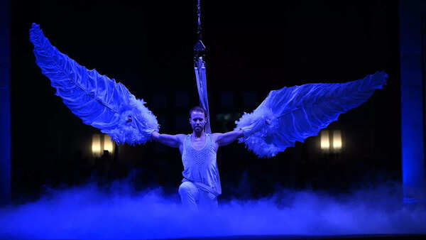 Aerialist Jason Bruegger