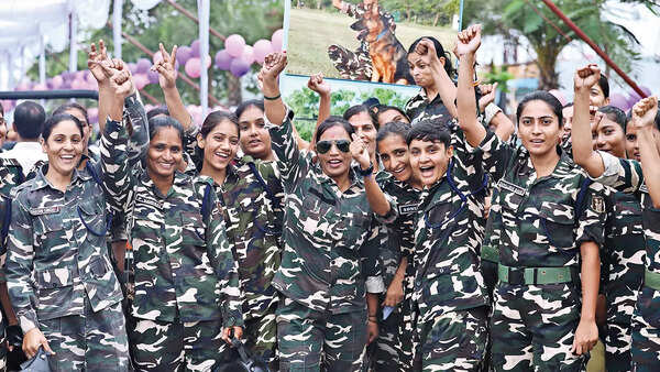 Women of Shashtra Seema Bal (Northern Region), also participated in the bike rally