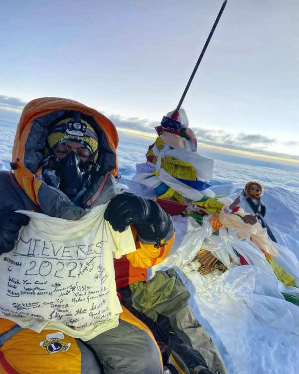 Baljeet on the Everest summit in 2022 (Photo: Baljeet Kaur)