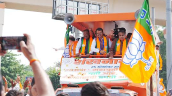Fadnavis, Gadkari, and MLAs Krishna Khopde and Mohan Mate led a massive roadshow from Samvidhan Square to Akashwani Square