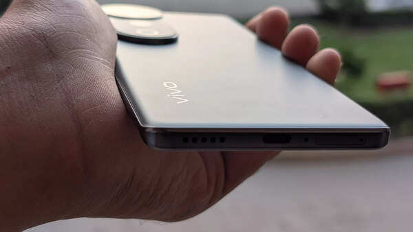Vivo T3 Ultra body