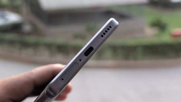 Vivo T3 Ultra USB-C charging port