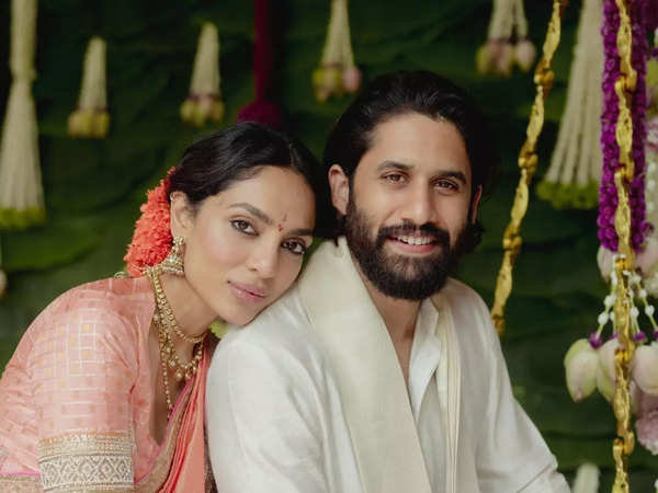 im viralen Hochzeitseinladungskorb von Sobhita Dhulipala und Naga Chaitanya