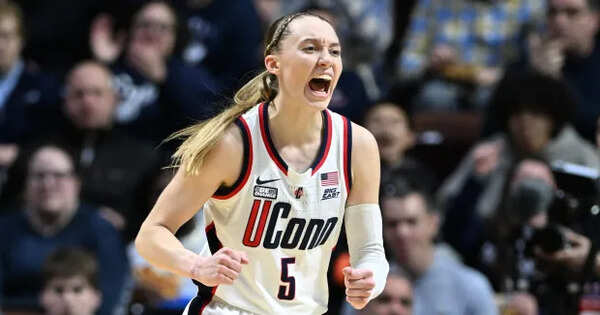 UConn's Paige Bueckers (5)