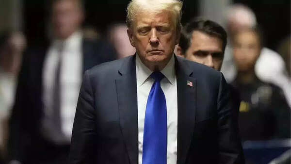 Trump clothes (3)