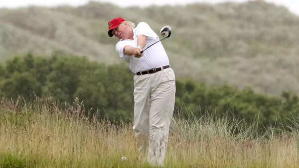 Trump clothes (4)