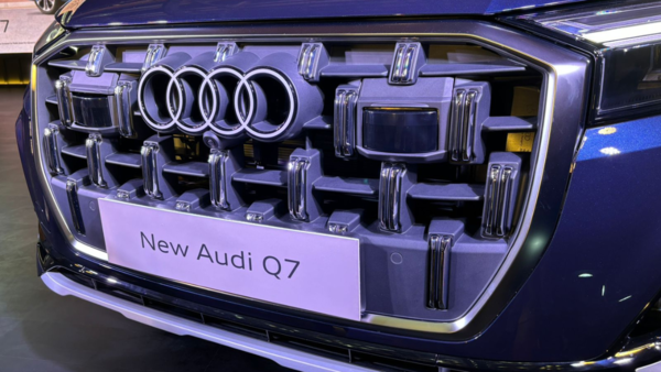 New Audi Q7 front grille