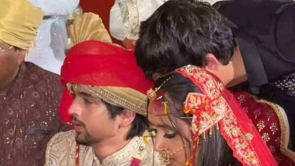 Groom crying on Vidai ceremony
