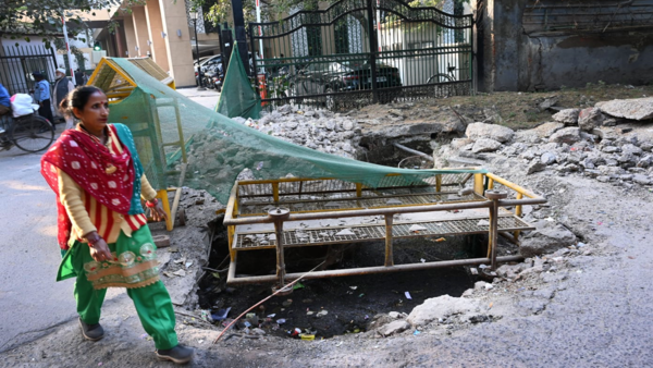 Neglected street nightmare near key Delhi offices