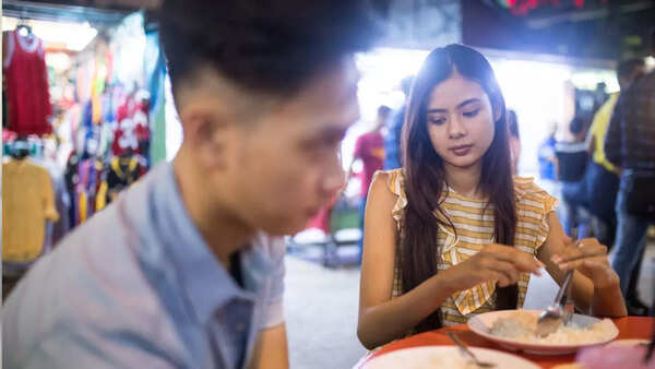 coupleeating