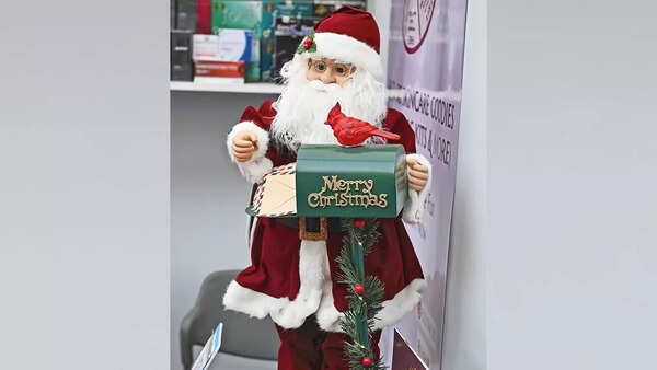 Santa Claus is coming to town: A variety of Santa Claus figurines were available for sale – from crocheted Father Christmas, Santa ornaments to big-sized dolls