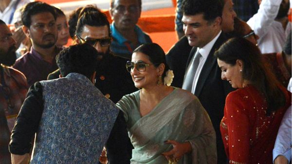 Vidya Balan also attended the swearing-in ceremony