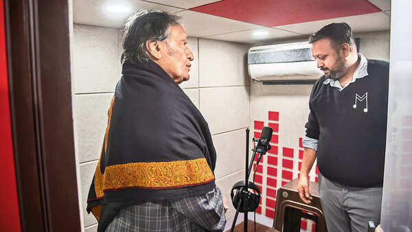 Anurag from Manzil Mystics gives Amjad Ali Khan a tour of Naad Safar