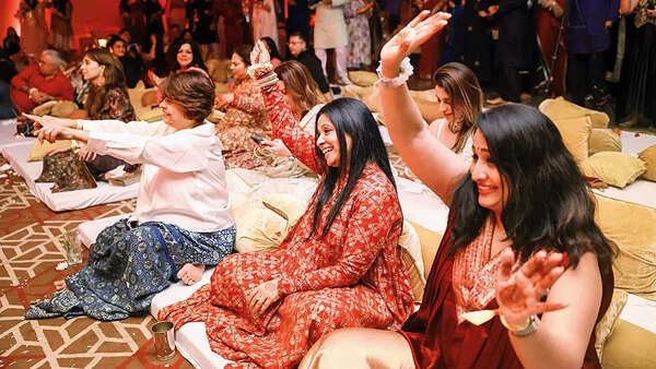 Mehfils and baithaks evoke nostalgia (Pic: Lokesh Kashyap; at Ibtida -Ek Mehfil)