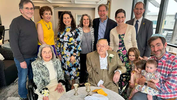 Guinness World Records officially confirmed them as the oldest newlywed couple (Credits: Guinness world records)