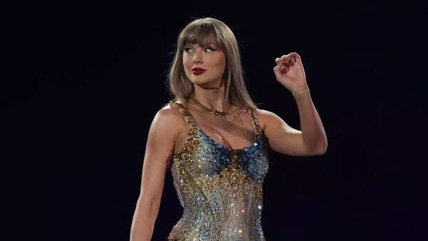 Taylor Swift (1)