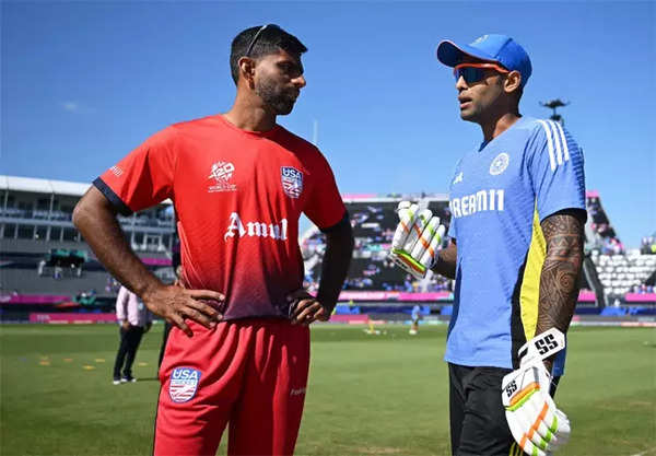 Saurabh Netravalkar and Suryakumar Yadav (Getty Images)