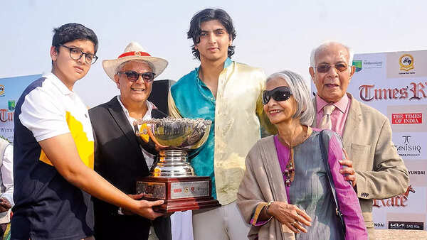 (L-R) Rafay, Amar Habibullah, Enaith Singh, Shahila & Wajahat Habibullah