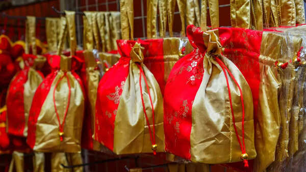 Man arrested for operating 400 phones to win prizes worth thousands of ...